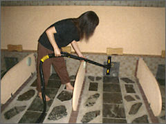 床だけでなく、壁、天井、通路、隅なども殺菌洗浄します。